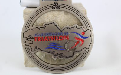 Médaille en métal Bretagne triathlon 2022